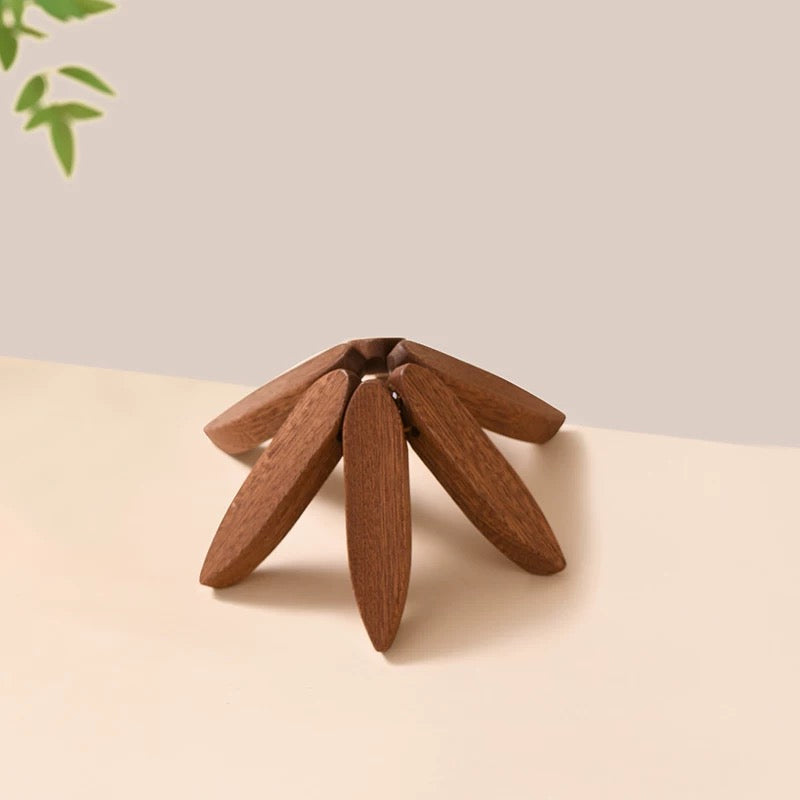 Tree-shaped insulation mat