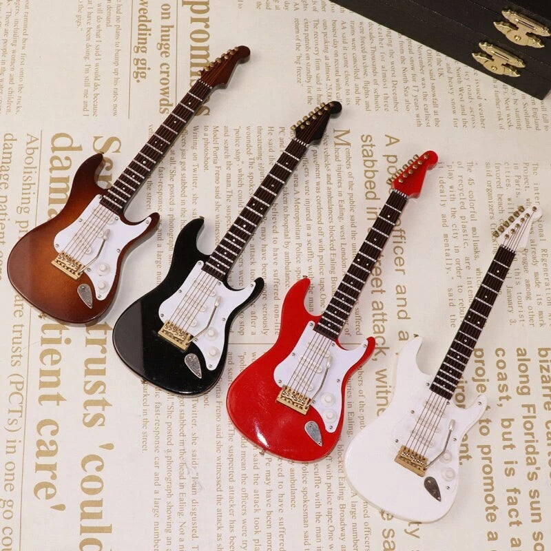 🎸 Mini Electric Guitar Display Model